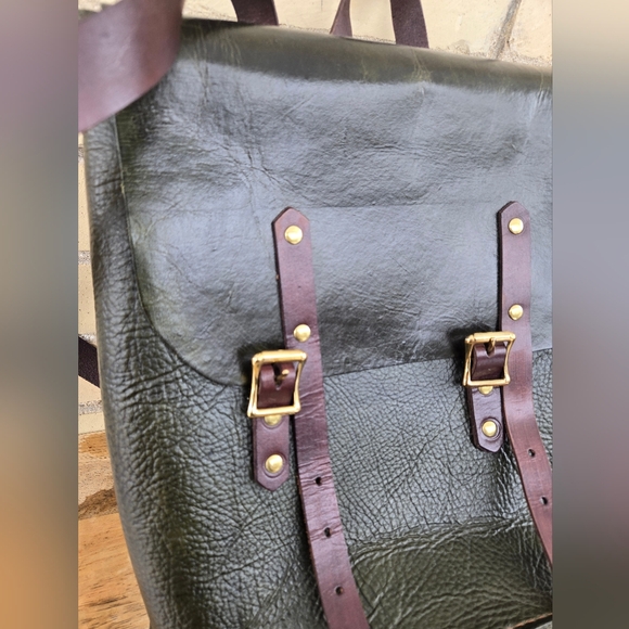 Vintage Leather Backpack - Picture 3 of 12